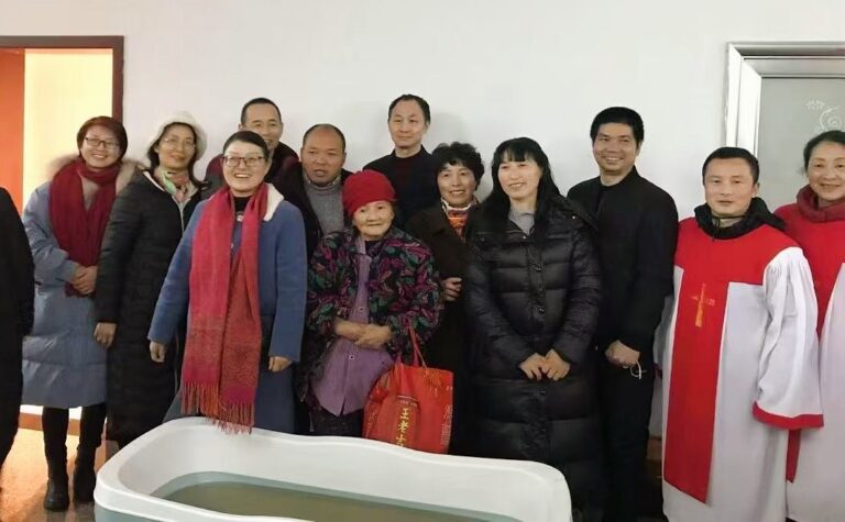Bibles Seized, Six Pastors Jailed in China House Church Crackdown