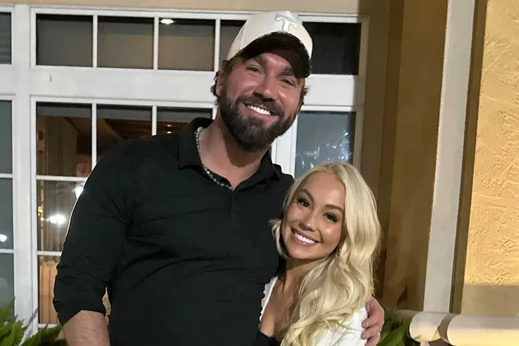 Christian Country Singer Raelynn Announces Divorce From Husband After Much ‘Thought and Prayer’